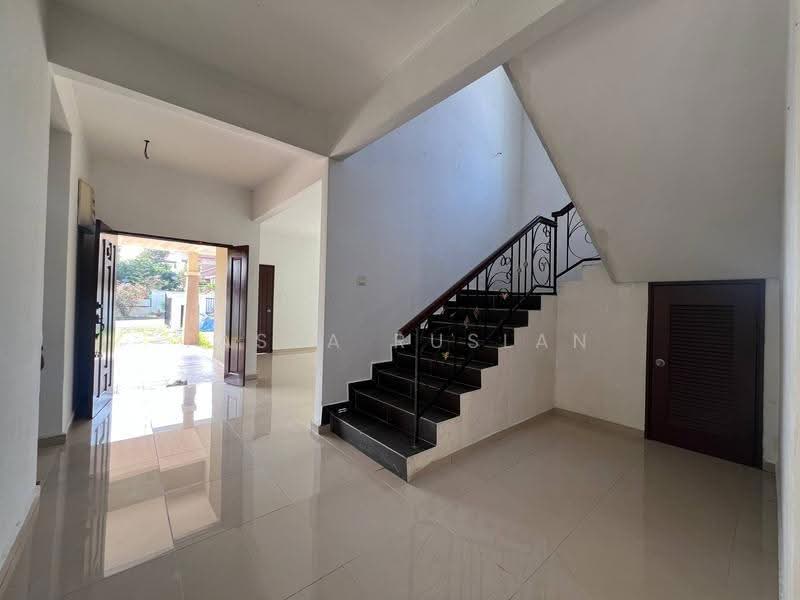 Bungalow House untuk Dijual di Kampung Sungai Ramal Baru (Kajang) - Tasya Ruslan - Entrance - PropertyGuru.com.my