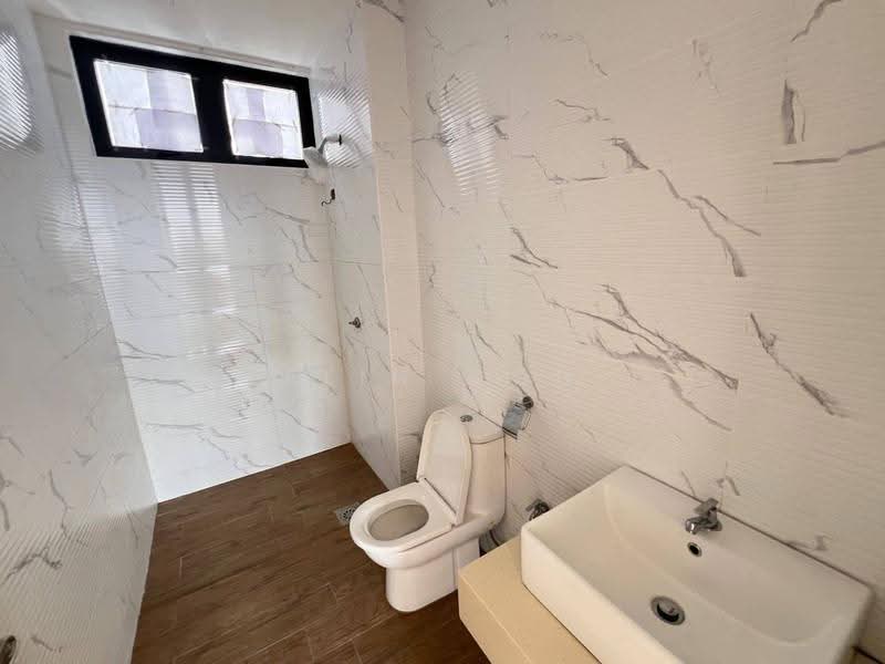 Kondominium untuk Dijual di The Quartz Residence - Elin Goh - Bathroom - PropertyGuru.com.my