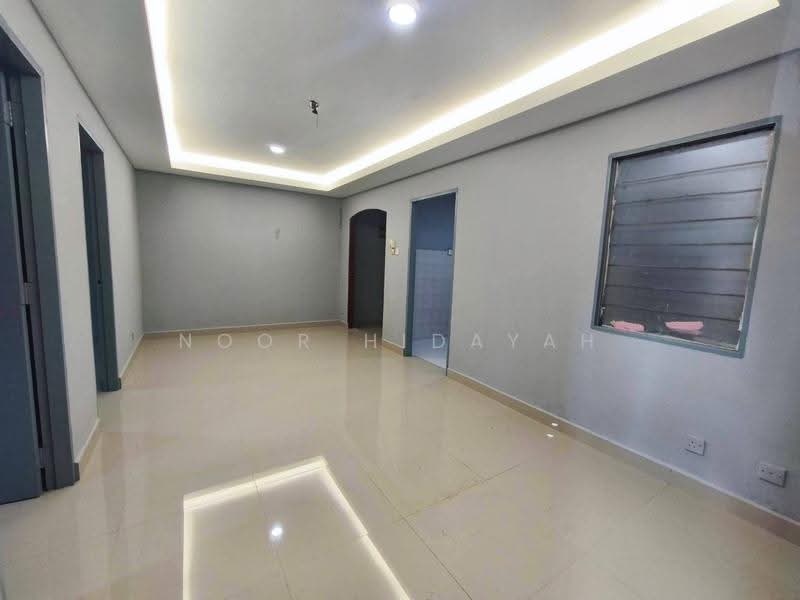 Flat for Sale at Kampung Lindungan PJS 8 - Noor Hidayah Mohamad Noor - Interior - PropertyGuru.com.my
