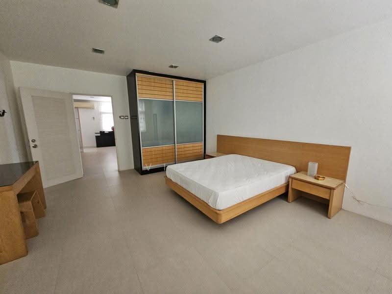 Bungalow House for Sale in Seksyen 13 (Shah Alam) - Vivien Lee - Bedroom - PropertyGuru.com.my