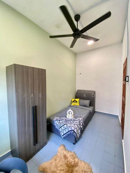 Rumah Teres 2-Tingkat untuk Disewa di Bandar Putra Permai (Seri Kembangan) - Jasmine Kok - Bedroom - PropertyGuru.com.my
