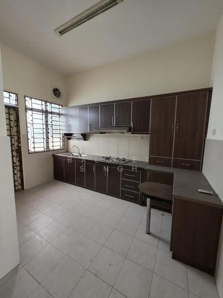 Rumah Teres 2.5-Tingkat untuk Dijual di Taman Tasik Prima (Puchong) - Baljeet Singh - Kitchen - PropertyGuru.com.my