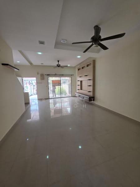 Rumah Teres 2.5-Tingkat untuk Dijual di Taman Tasik Prima (Puchong) - Baljeet Singh - Living Room - PropertyGuru.com.my