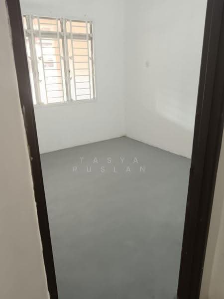 Rumah Teres 1-Tingkat untuk Dijual di Taman Dato' Hormat (Telok Panglima Garang) - Tasya Ruslan - Interior - PropertyGuru.com.my