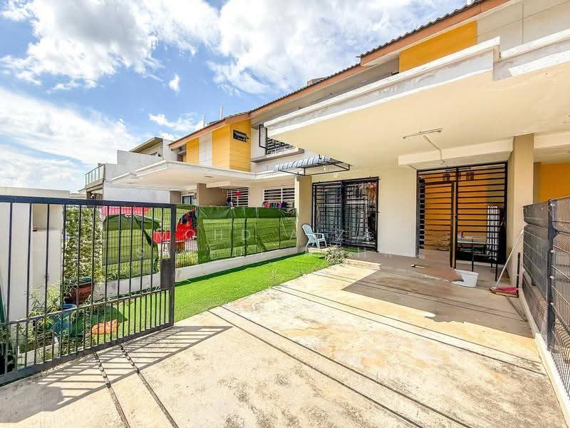 2-storey Terraced House for Sale in Bandar Mahkota (Banting) - Mohd Aizat Saiful Bahri - Exterior - PropertyGuru.com.my