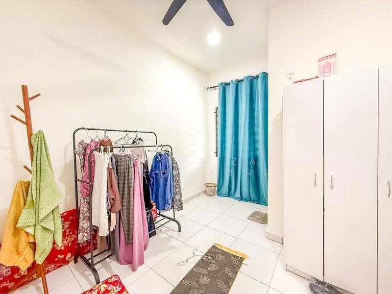 2-storey Terraced House for Sale in Bandar Mahkota (Banting) - Mohd Aizat Saiful Bahri - Bedroom - PropertyGuru.com.my