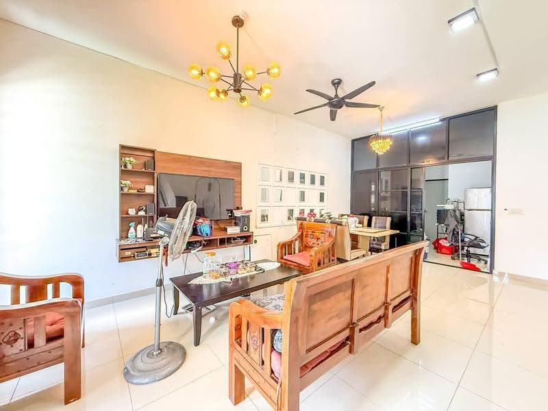 2-storey Terraced House for Sale in Bandar Mahkota (Banting) - Mohd Aizat Saiful Bahri - Living Room - PropertyGuru.com.my