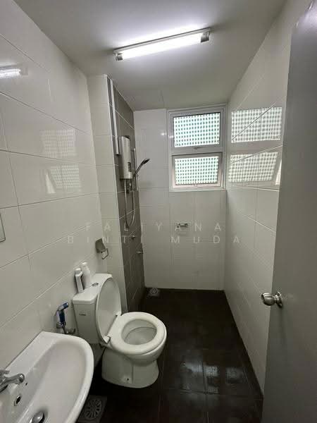 Condominium for Rent at Dwiputra Residences - Faliyana binti Muda - PropertyGuru.com.my