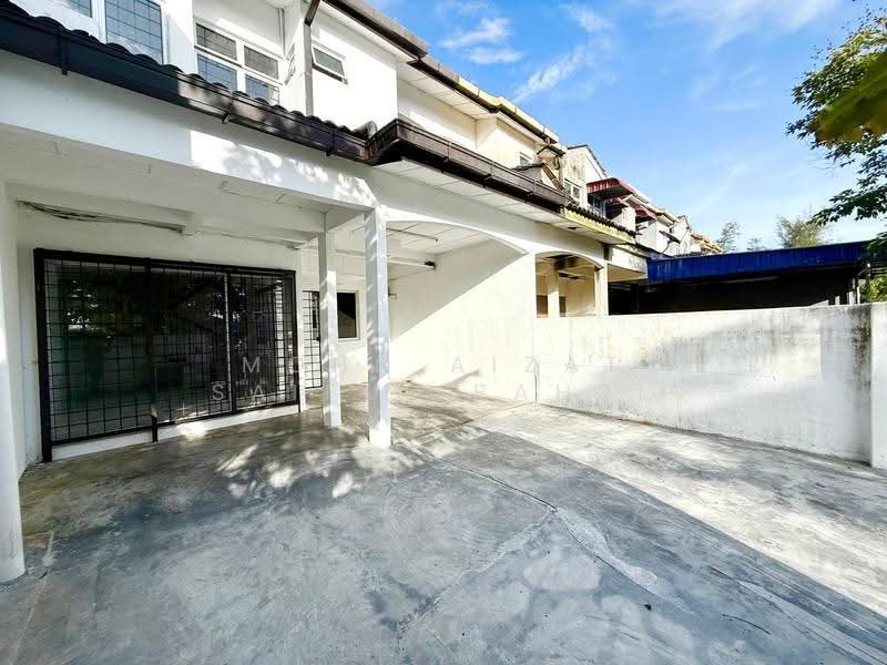 2-storey Terraced House for Sale in Sepang (Selangor) - Mohd Aizat Saiful Bahri - Exterior - PropertyGuru.com.my
