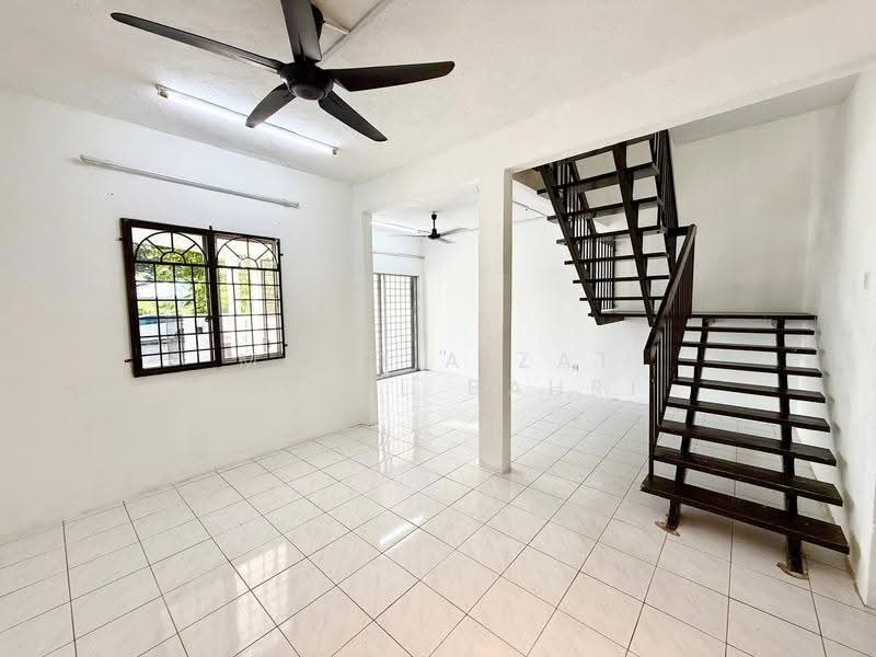 2-storey Terraced House for Sale in Sepang (Selangor) - Mohd Aizat Saiful Bahri - Living Room - PropertyGuru.com.my