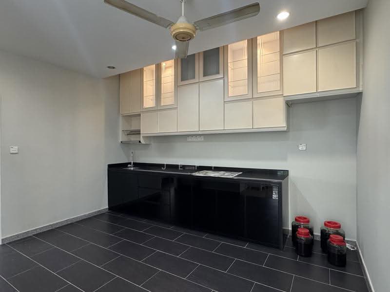 2-storey Terraced House for Sale in Mutiara Rini (Skudai) - Jeff Shee - Dry Kitchen - PropertyGuru.com.my