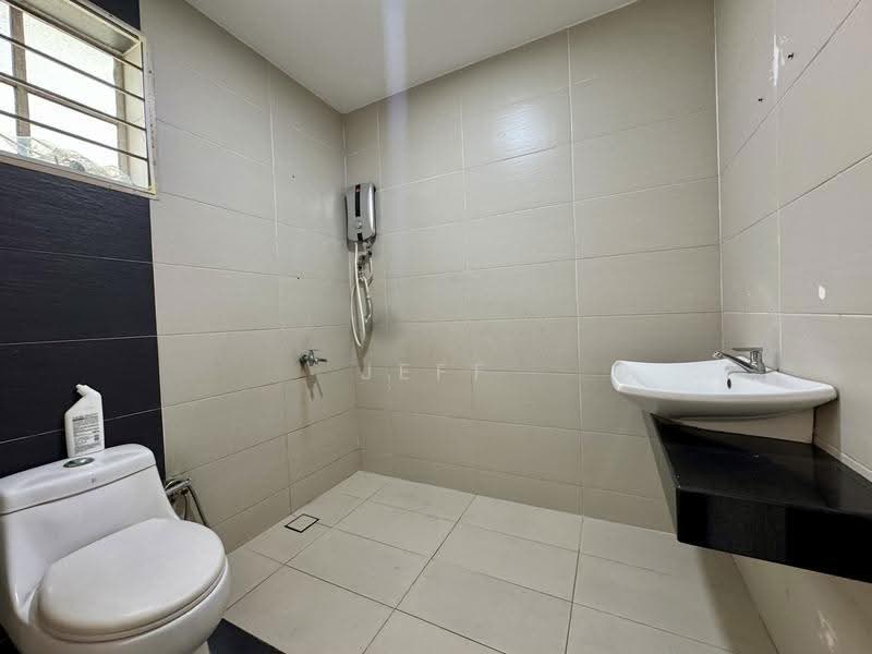 2-storey Terraced House for Sale in Mutiara Rini (Skudai) - Jeff Shee - Bathroom - PropertyGuru.com.my
