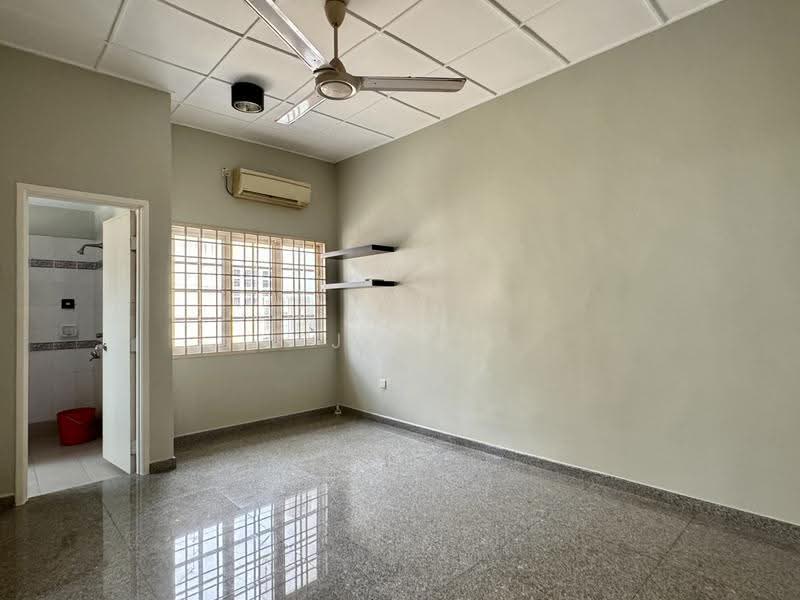 2-storey Terraced House for Sale in Mutiara Rini (Skudai) - Jeff Shee - 2nd bedroom - PropertyGuru.com.my