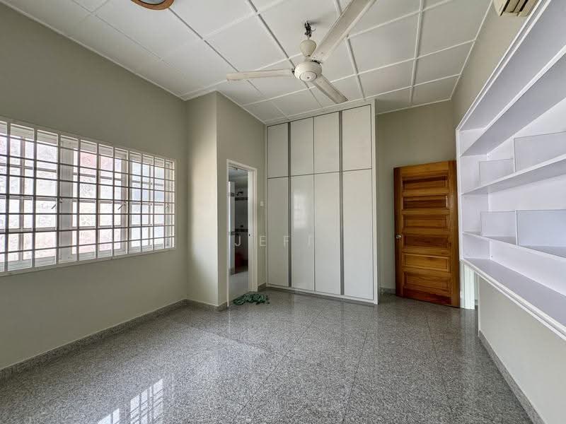 2-storey Terraced House for Sale in Mutiara Rini (Skudai) - Jeff Shee - 3rd bedroom - PropertyGuru.com.my