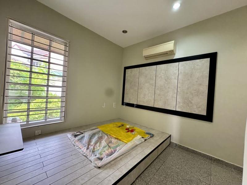 2-storey Terraced House for Sale in Mutiara Rini (Skudai) - Jeff Shee - Ground floor bedroom - PropertyGuru.com.my
