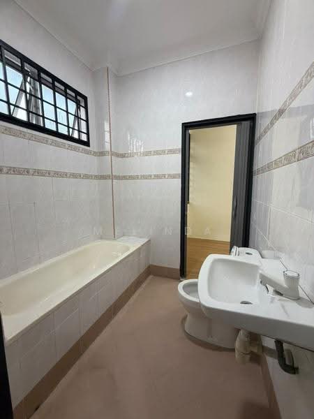 Rumah Teres 2-Tingkat untuk Dijual di Taman Pulai Utama (Skudai) - Melinda Ee - Bathroom - PropertyGuru.com.my