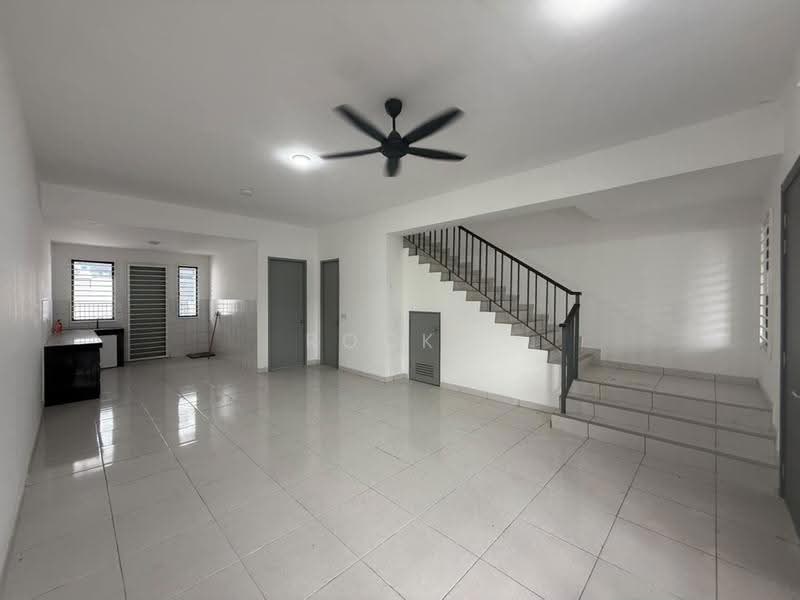 Terraced House for Rent in Rawang (Selangor) - Rocky Chan - Living Room - PropertyGuru.com.my