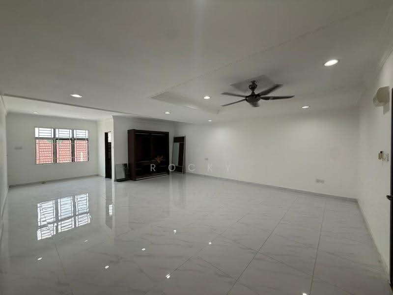 Rumah Teres 2.5-Tingkat untuk Dijual di Bandar Tasik Puteri (Rawang) - Rocky Chan - PropertyGuru.com.my