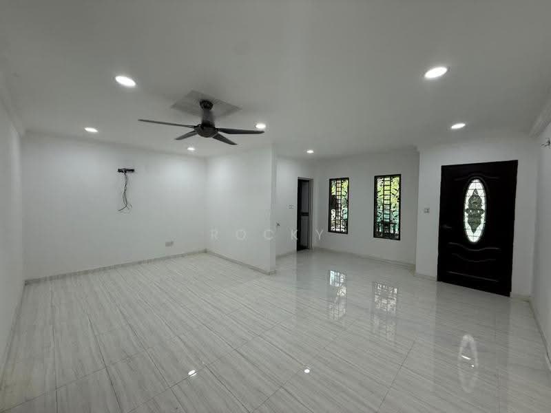 Rumah Teres 2.5-Tingkat untuk Dijual di Bandar Tasik Puteri (Rawang) - Rocky Chan - PropertyGuru.com.my