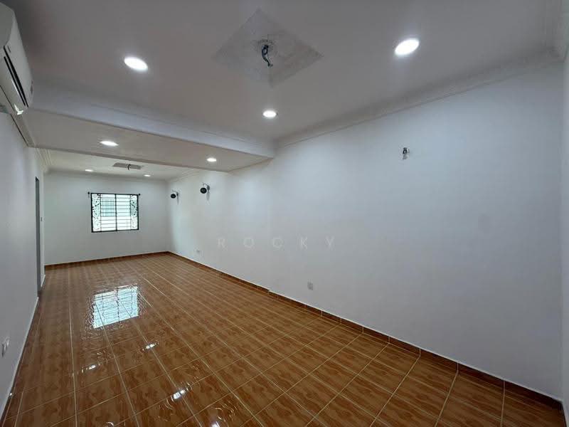 Rumah Teres 2.5-Tingkat untuk Dijual di Bandar Tasik Puteri (Rawang) - Rocky Chan - PropertyGuru.com.my