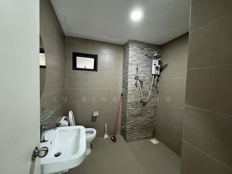Kondominium untuk Disewa di Parkhill Residence - Lu King Hung - Bathroom - PropertyGuru.com.my