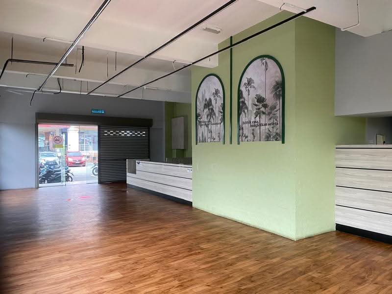 Shop for Rent in Prima Saujana (Kajang) - Eric Liew - Entrance - PropertyGuru.com.my