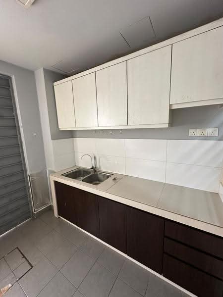 Rumah Teres 3-Tingkat untuk Disewa di Shah Alam (Selangor) - CH Ng - Kitchen - PropertyGuru.com.my