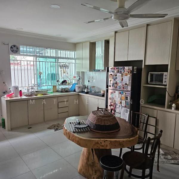 Rumah Berkembar untuk Dijual di Island Park (Jelutong) - Matthew Png - PropertyGuru.com.my
