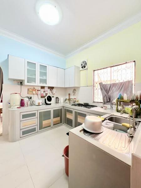 Semi-Detached House for Sale in Taman Iskandar (Johor Bahru) - Yik Tat - Kitchen - PropertyGuru.com.my