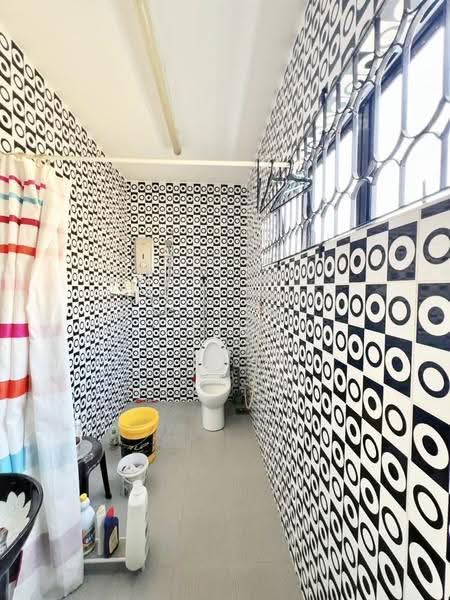 Semi-Detached House for Sale in Taman Iskandar (Johor Bahru) - Yik Tat - Bathroom - PropertyGuru.com.my