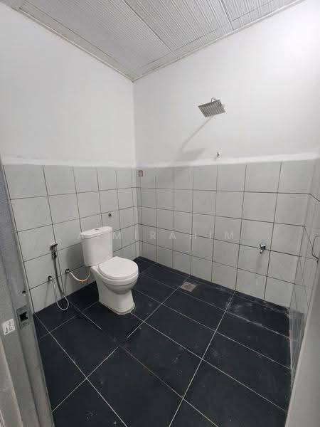 2-storey Terraced House for Sale in Bandar Baru Bangi (Selangor) - AimiRahim Hartanah - Bathroom - PropertyGuru.com.my