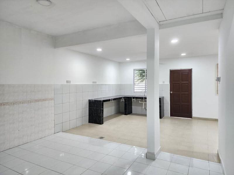 2-storey Terraced House for Sale in Bandar Baru Bangi (Selangor) - AimiRahim Hartanah - Kitchen - PropertyGuru.com.my