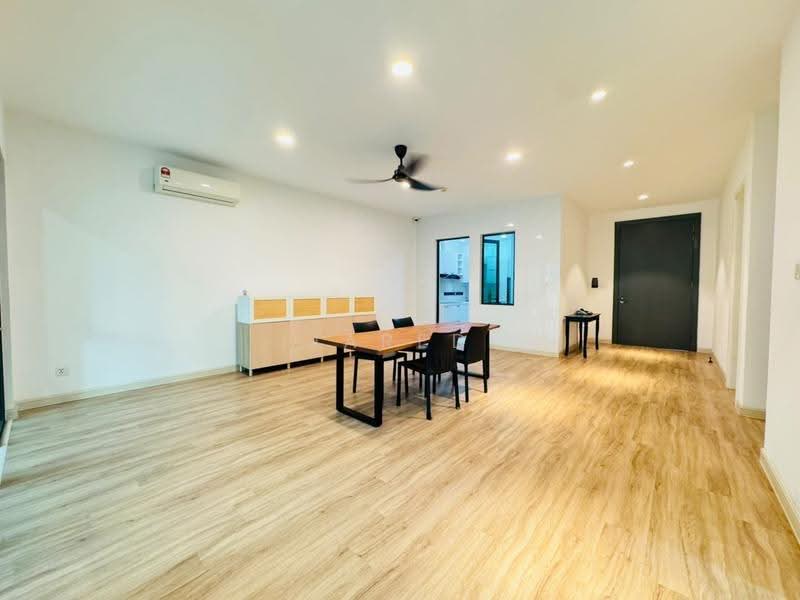 Rumah Berkembar untuk Disewa di Cyberjaya (Selangor) - Jared Wong - Living Room - PropertyGuru.com.my