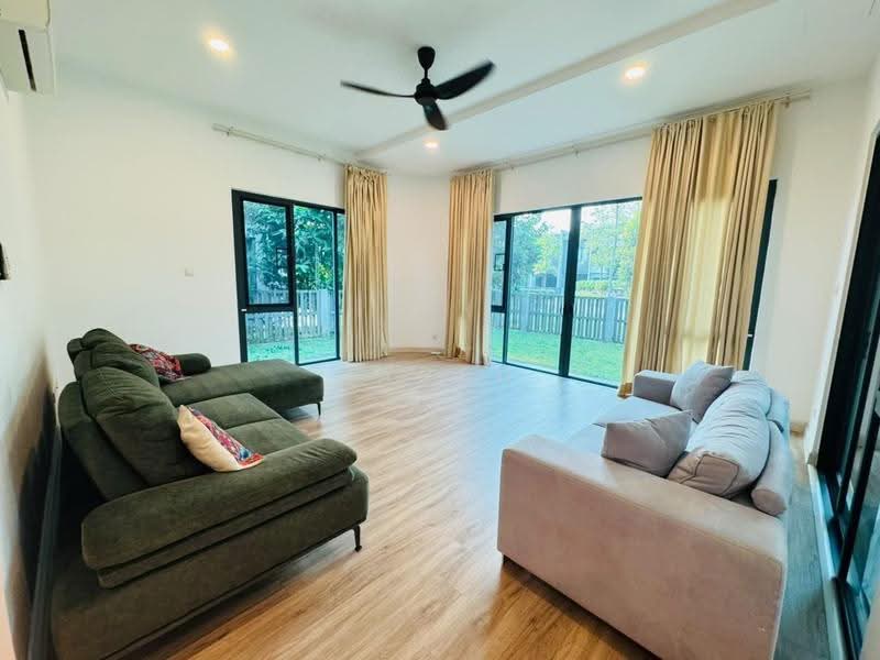 Rumah Berkembar untuk Disewa di Cyberjaya (Selangor) - Jared Wong - Living Room - PropertyGuru.com.my