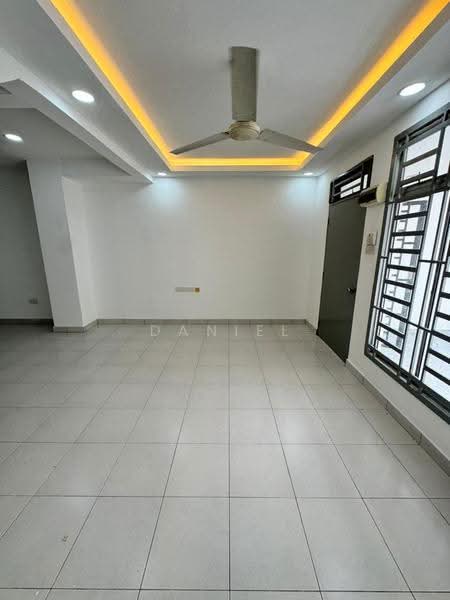Rumah Teres 2.5-Tingkat untuk Dijual di Taman Scientex Kulai (Sedenak) - Daniel Yong - Living Room - PropertyGuru.com.my