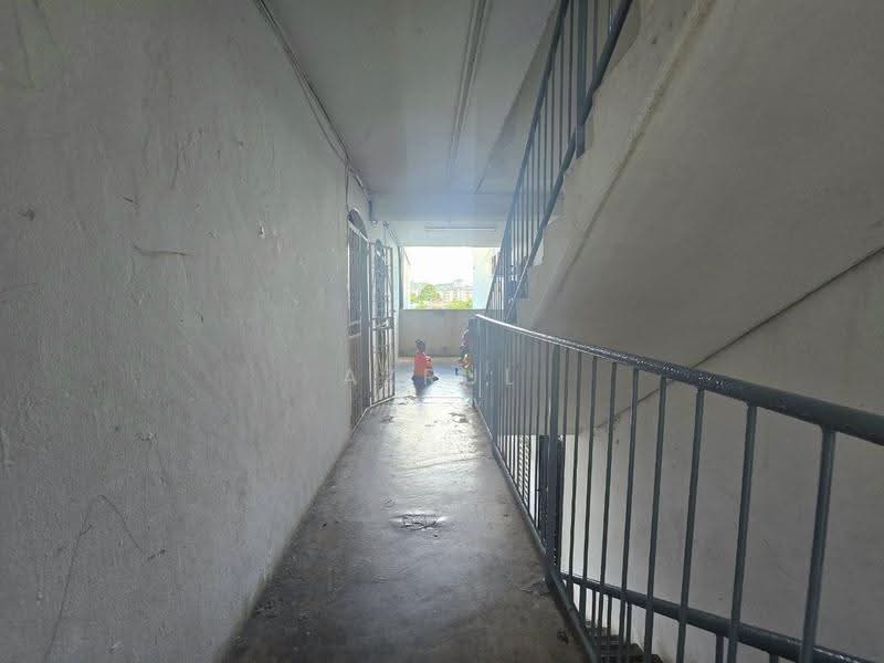 Rumah Flat untuk Dijual di Kelumpuk Sunding Malam - Azrul Ismail - Corridor - PropertyGuru.com.my