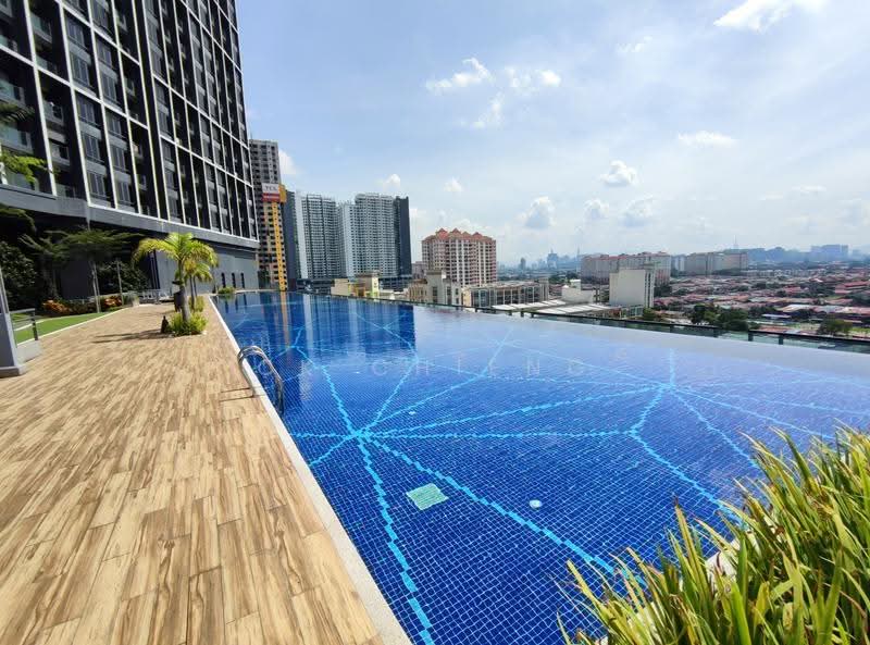 Kediaman Servis untuk Disewa di Aera Residence - CK Chieng - Pool - PropertyGuru.com.my