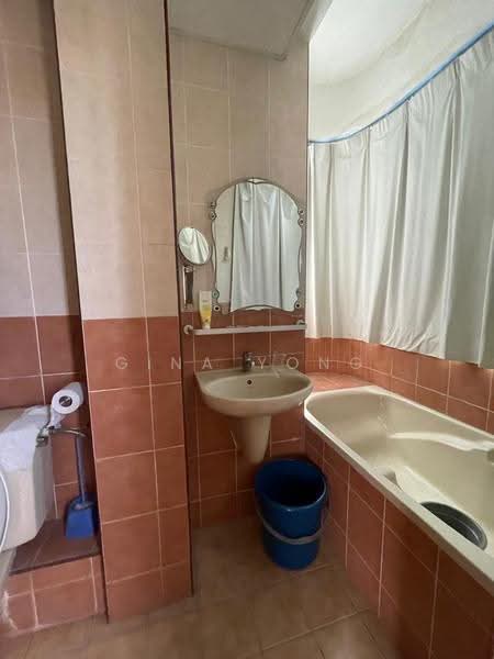 Apartment for Rent at Gambier Heights - Gina Yong - Bathroom - PropertyGuru.com.my