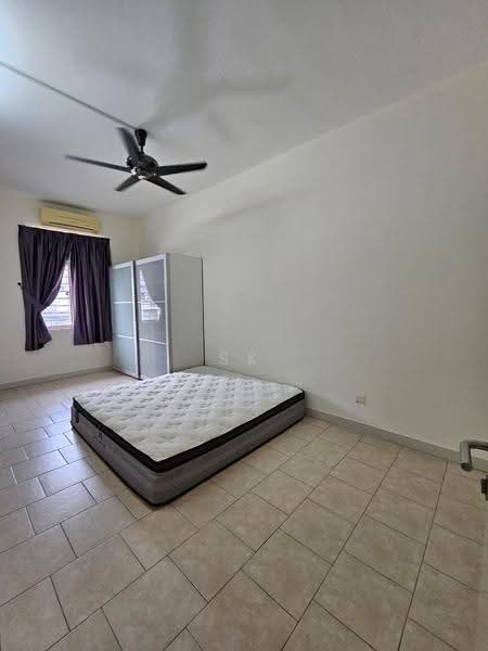 Townhouse for Sale in Kota Kemuning (Shah Alam) - SK Thiam - Bedroom - PropertyGuru.com.my