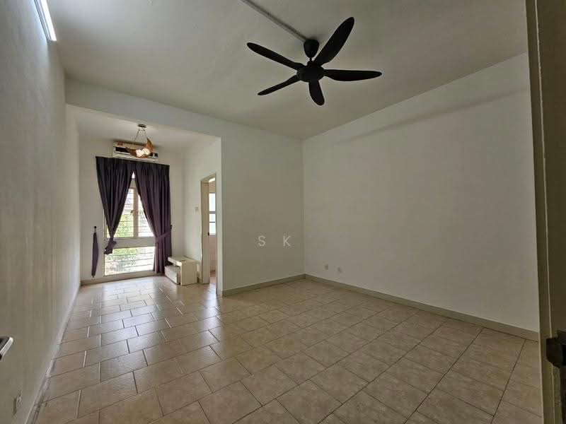 Townhouse for Sale in Kota Kemuning (Shah Alam) - SK Thiam - Living Room - PropertyGuru.com.my