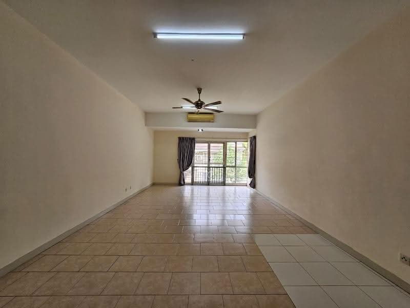 Townhouse for Sale in Kota Kemuning (Shah Alam) - SK Thiam - Living Room - PropertyGuru.com.my