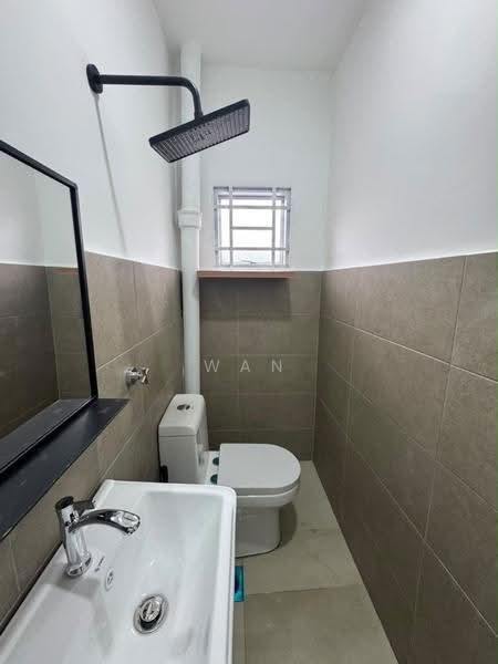 2-storey Terraced House for Sale in Taman Sri Muda (Shah Alam) - Wan Azlan Ahmad - Bathroom - PropertyGuru.com.my