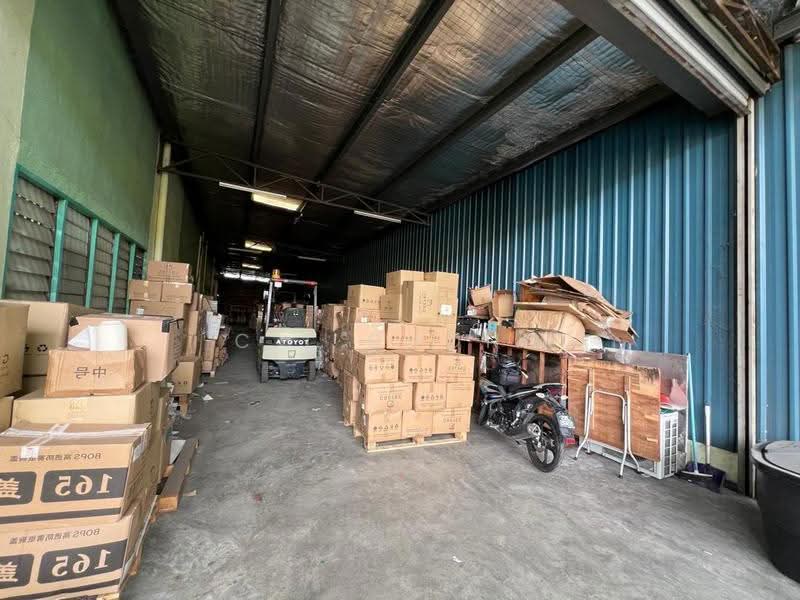 Semi-D Factory for Sale in Taman Desa Cemerlang (Ulu Tiram) - C.T Chong - Interior - PropertyGuru.com.my