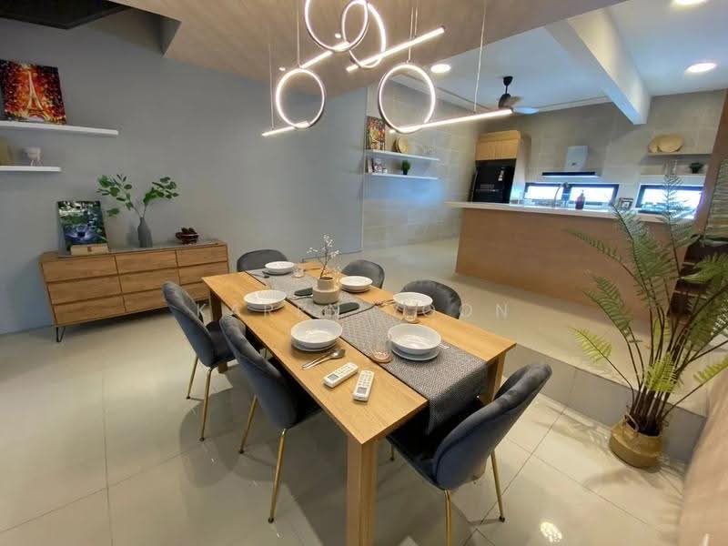 Rumah Bandar untuk Dijual di Kayu Ara (Selangor) - Karen Yoon - Dining Room - PropertyGuru.com.my