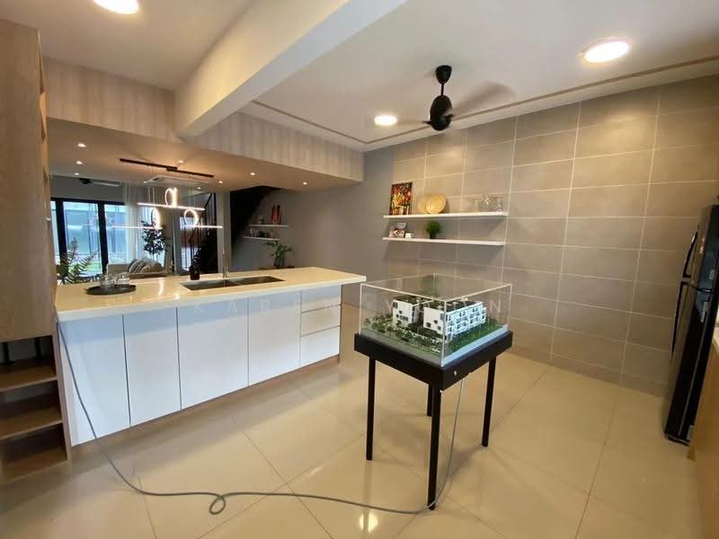 Rumah Bandar untuk Dijual di Kayu Ara (Selangor) - Karen Yoon - Kitchen - PropertyGuru.com.my