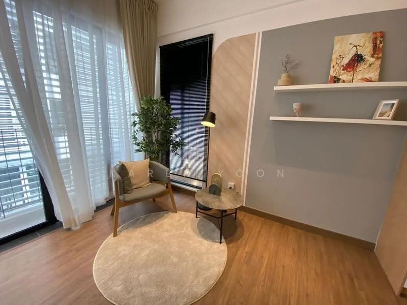 Rumah Bandar untuk Dijual di Kayu Ara (Selangor) - Karen Yoon - Living Room - PropertyGuru.com.my