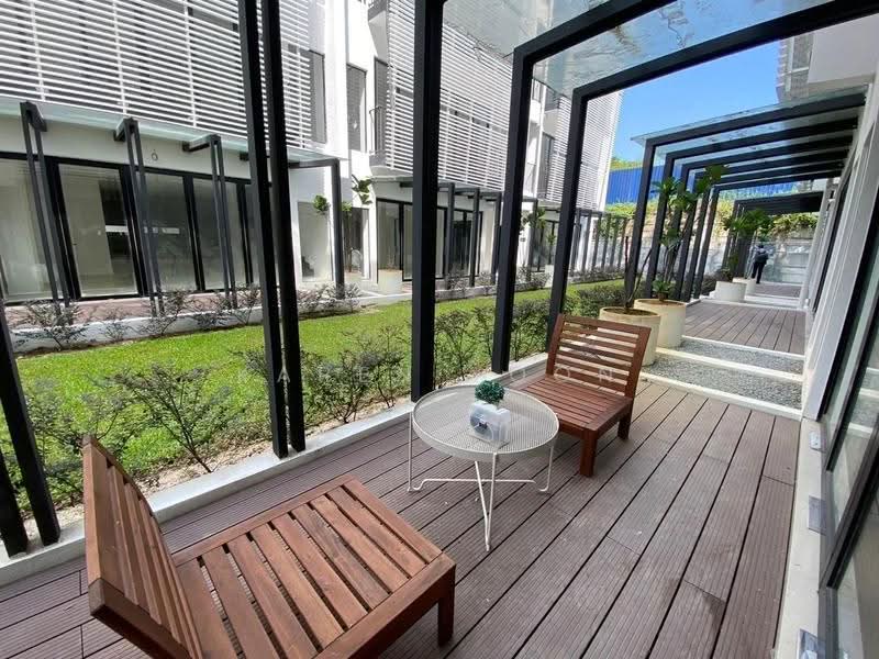Rumah Bandar untuk Dijual di Kayu Ara (Selangor) - Karen Yoon - Balcony - PropertyGuru.com.my