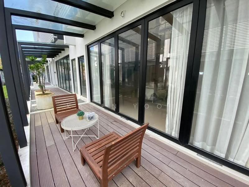 Rumah Bandar untuk Dijual di Kayu Ara (Selangor) - Karen Yoon - Balcony - PropertyGuru.com.my