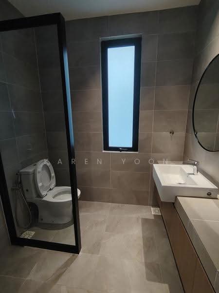 Rumah Bandar untuk Dijual di Kayu Ara (Selangor) - Karen Yoon - Bathroom - PropertyGuru.com.my