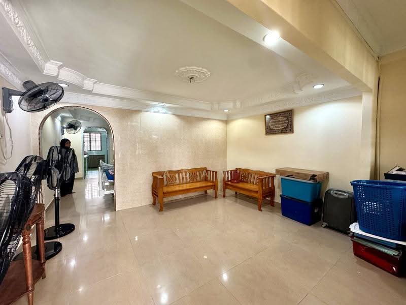 2-storey Terraced House for Rent in Taman Pandamaran Jaya (Pelabuhan Klang) - Adaw Zain - Living Room - PropertyGuru.com.my